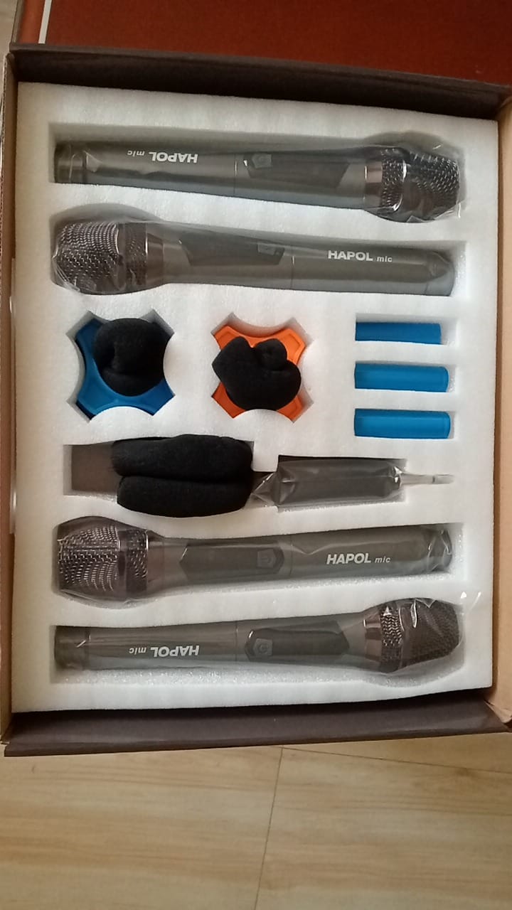 Hapol kit with four microphones, receiver, rechargeable batteries and accessories